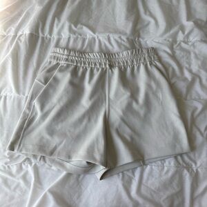 lulu lemon softstreme 4” short